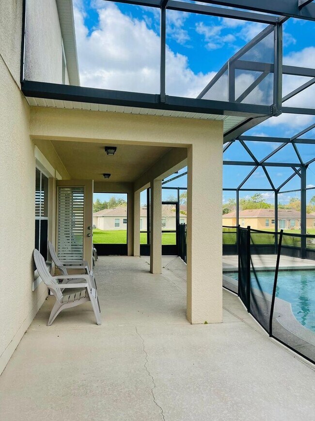 Foto del edificio - Brand new 4 bed 2 1/2 bath house in gated ...
