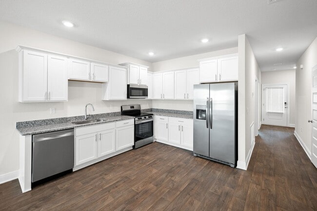 Foto del edificio - BRAND NEW HOME IN MAGNOLIA PINES!!!