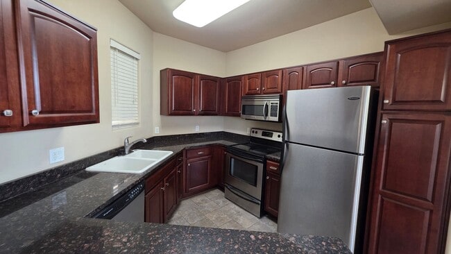 Building Photo - Beautiful Mountain view 1 Bed 1 Bath Condominium!