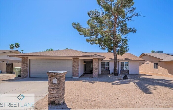 Primary Photo - Charming 3 Bedroom in Glendale!