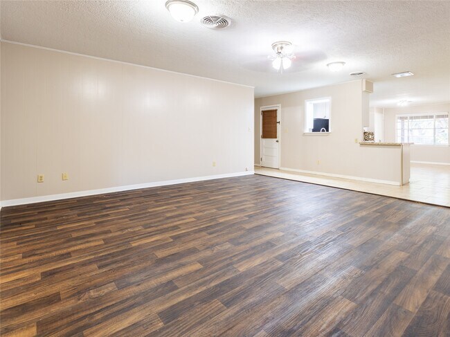 Foto del edificio - 2728 Encino Ave