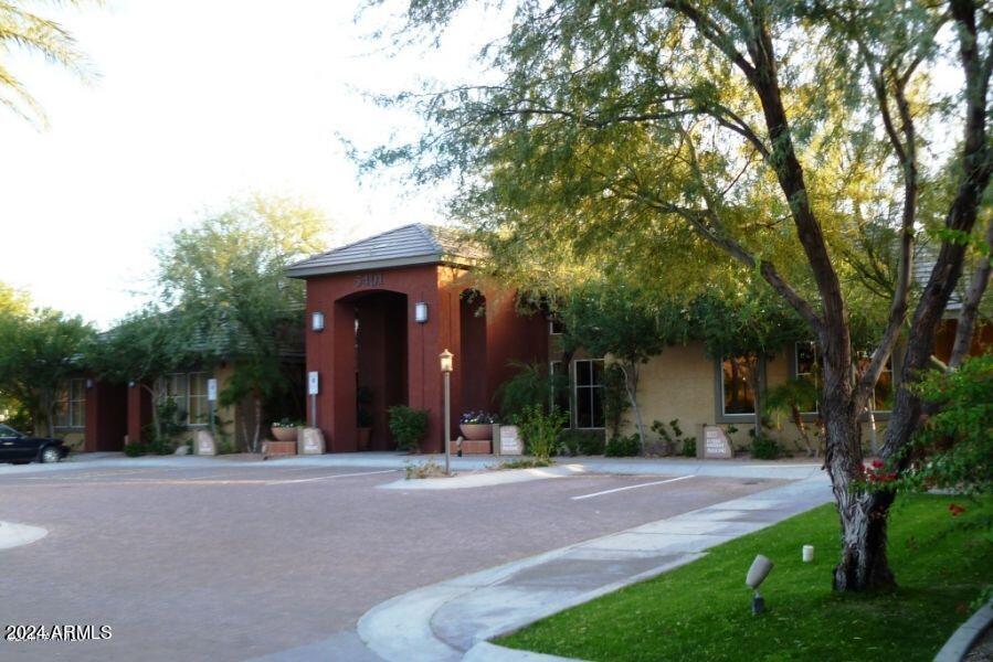 Foto principal - 5401 E Van Buren St