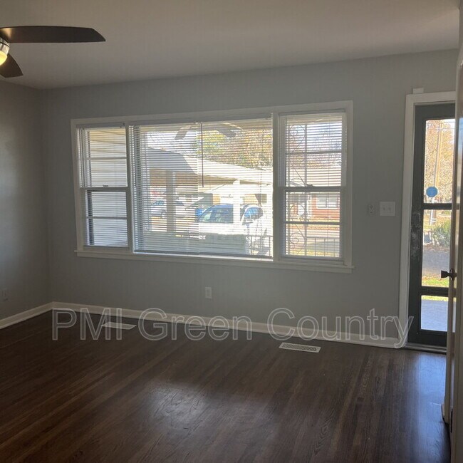 Foto del edificio - 3748 S Louisville Ave