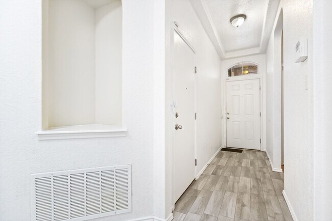 Foto del edificio - 3 Bedroom/2 Bath Alamo Ranch Subdivision