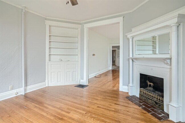 Building Photo - 325 3rd St