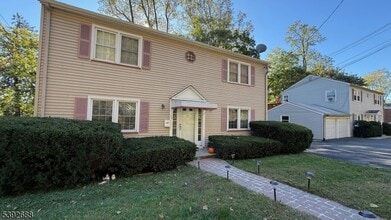 Building Photo - 76 Mt Kemble Ave