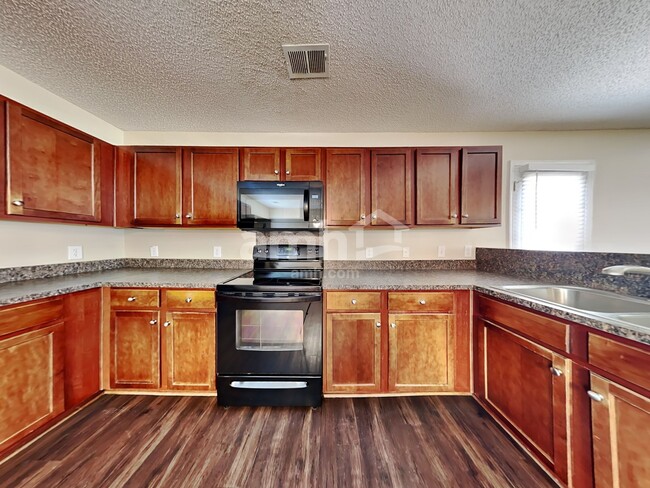 Building Photo - 2031 Clipstone Dr