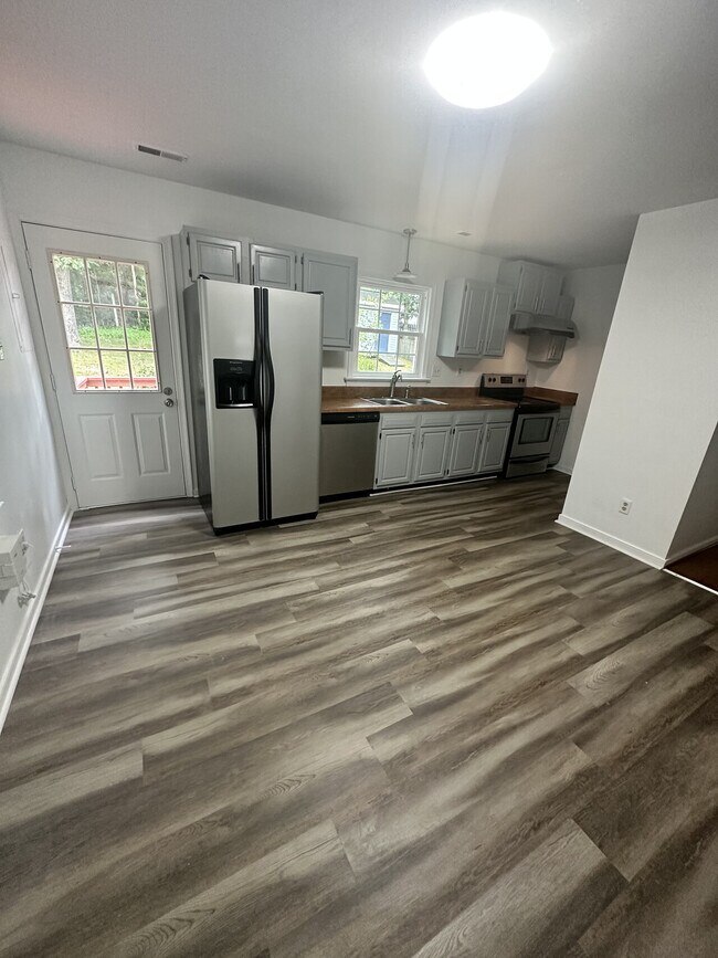 Building Photo - 2305 cox Rd, Henrico, VA, 23233