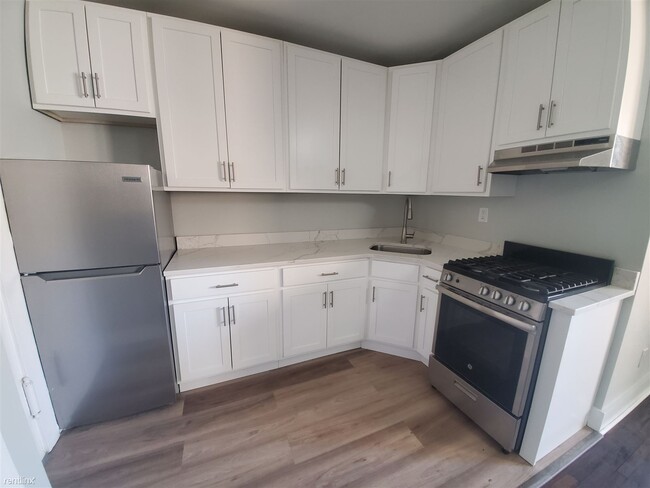 Building Photo - Studio, 1 bath  - 2209 Main St # B15 B15