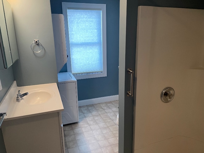 Building Photo - 363 Tuttle Rd