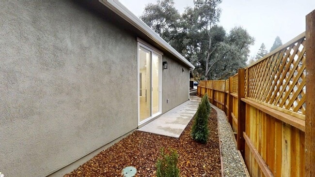 Building Photo - 8404 Ascolano Ave