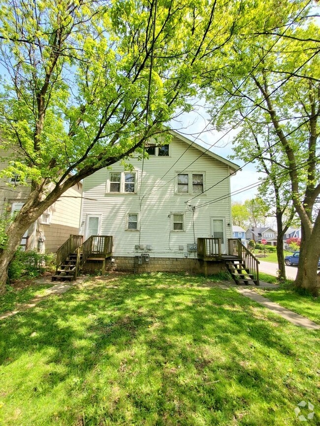 Building Photo - 1091-1093-1093 S Champion Ave