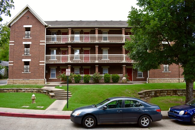 Building Photo - 610 W Lafayette St