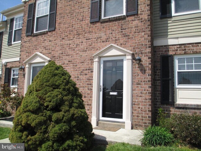 Foto del edificio - 8 Coventry Ct