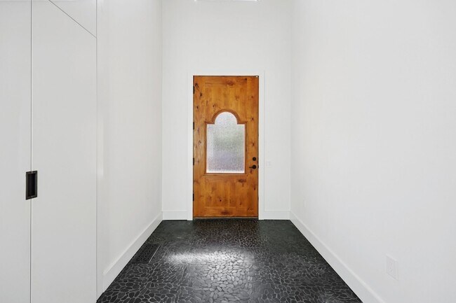 Foto del edificio - 8635 San Leandro Dr