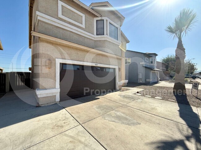 Foto del edificio - 4655 N 99th Dr