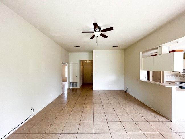 Foto del edificio - Available NOW!!!! Gorgeous 4 bedroom, 2 ba...