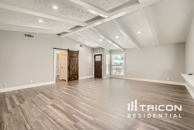 Foto del edificio - 9330 Highmeadow Dr
