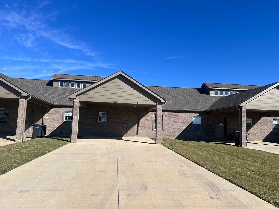 Primary Photo - 4804 Antosh Cir