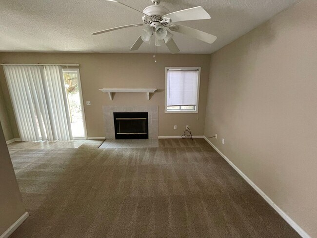 Building Photo - Rolling Acres -   Lawn Care Included!