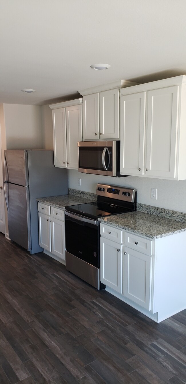Building Photo - 4600 Hazelburn Dr