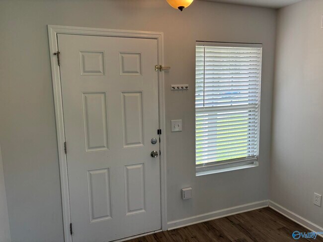 Foto del edificio - 101 Winstead Cir