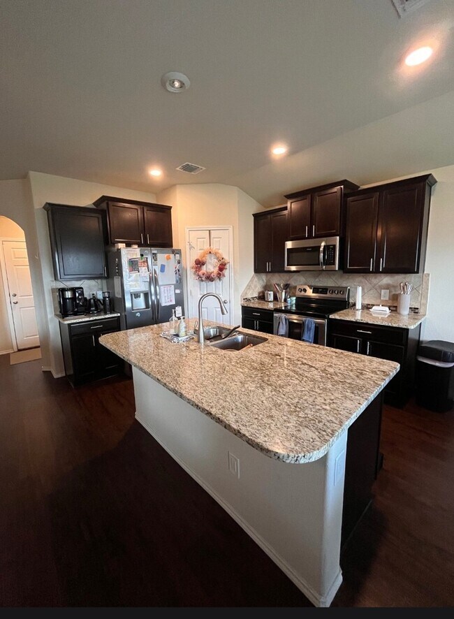 Foto del edificio - 3116 Keathley Dr