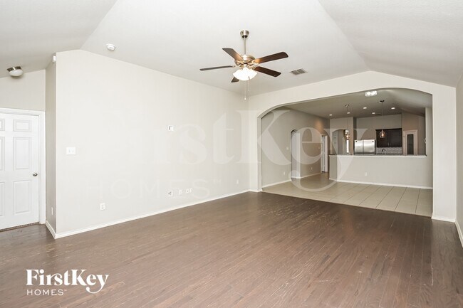 Building Photo - 2520 Doe Run