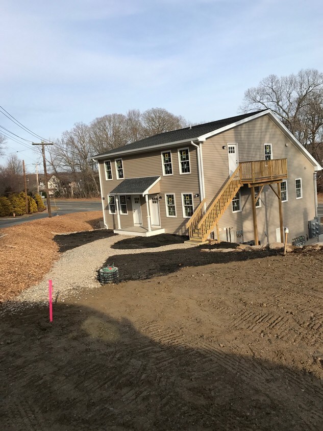 12 Laurel Heights Rd, Shelton, CT 06484 Apartments in Shelton, CT