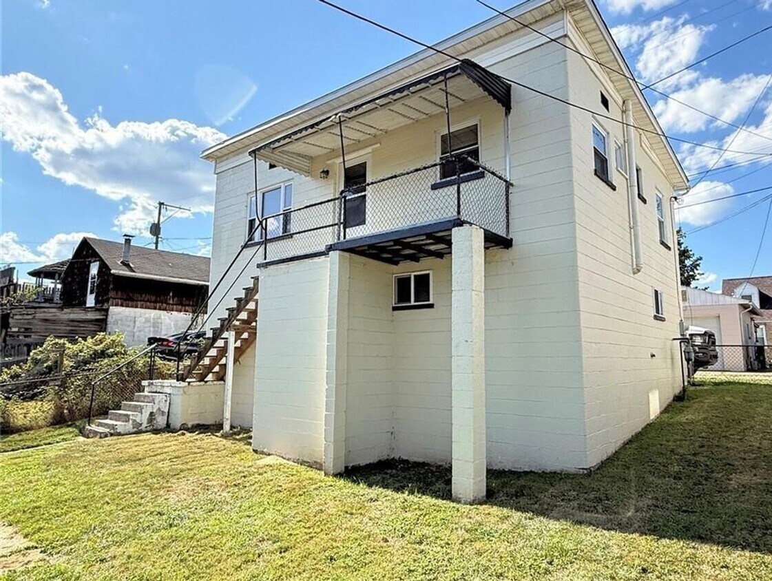 Foto principal - Charming 2 Bedroom Home in South Charlesto...