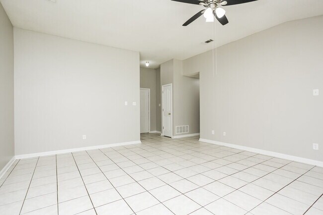 Building Photo - 4471 Bishop Hills Dr