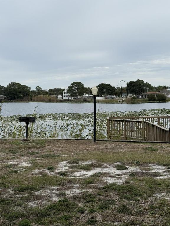 Foto del edificio - 301 Lullwater Dr