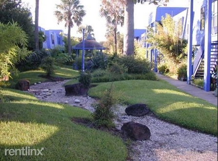 Foto del edificio - 2828 Rogerdale Rd