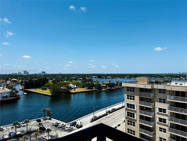 Building Photo - 1501 S Ocean Dr