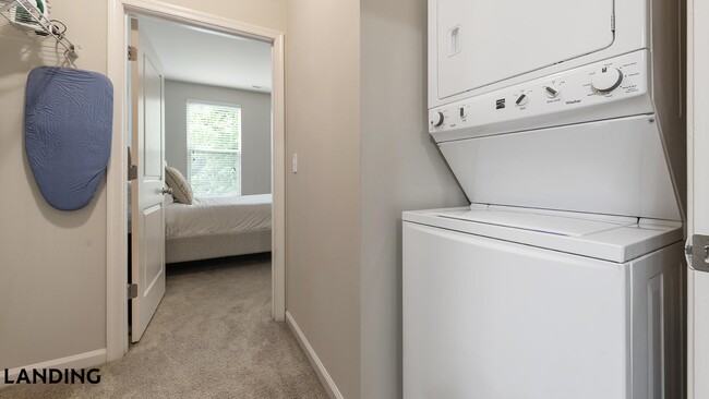 Building Photo - 8100 Palisades Cir