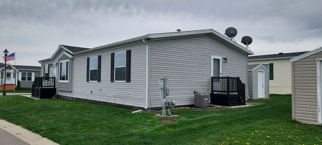 Photo - 9693 Edgeworth Dr House