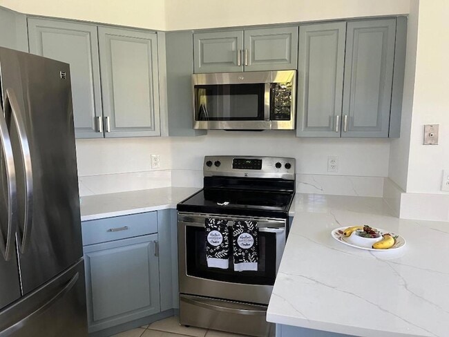 Building Photo - 8300 Waterline Dr