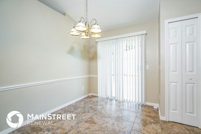 Building Photo - 13 43rd Ct