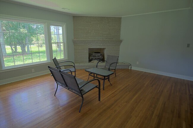 Building Photo - 9760 Murfreesboro Hwy