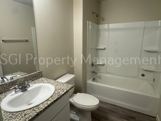 Foto del edificio - 2033 E Velvet Pl