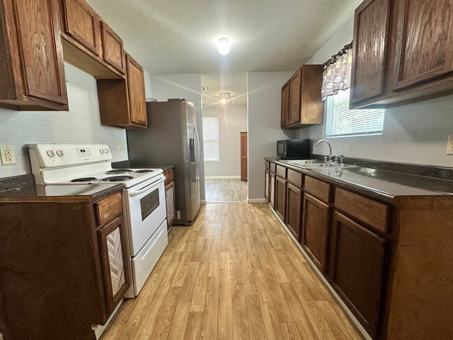 Foto del edificio - Cozy 3-Bedroom Home with Great Amenities!