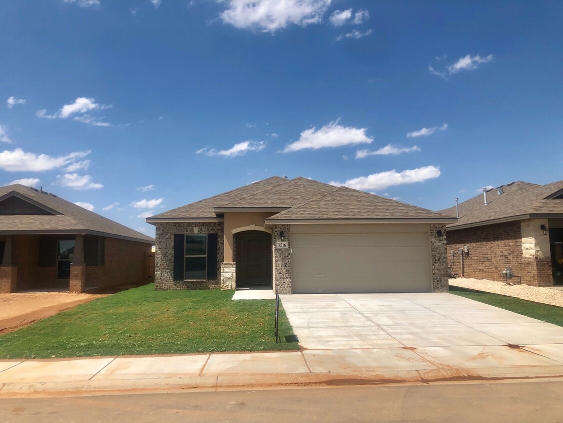 Primary Photo - Newer Construction in Windstone at Upland