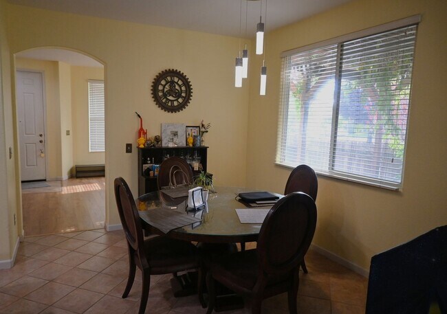 Foto del edificio - Resident Benefit Package Property