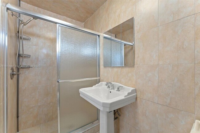 Foto del edificio - 2634 Sheridan St