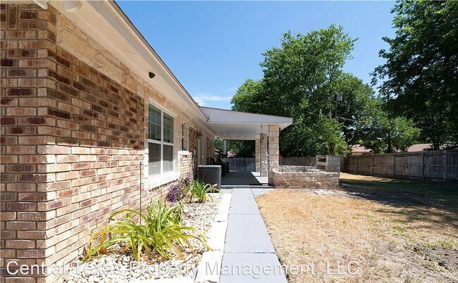 Foto del edificio - 3 br, 2 bath House - 1609 Fox Tr