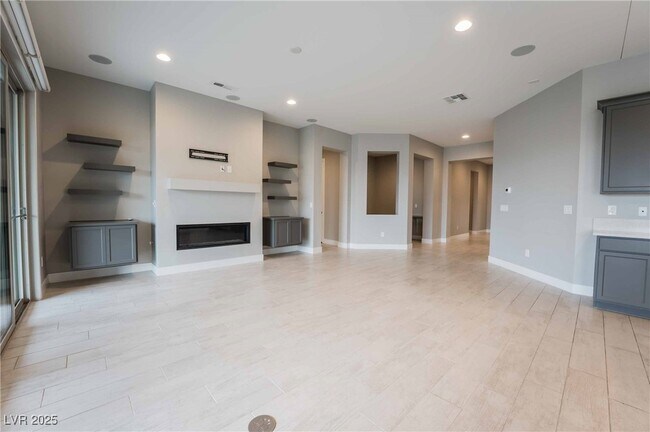 Building Photo - 3020 Full Lotus Dr