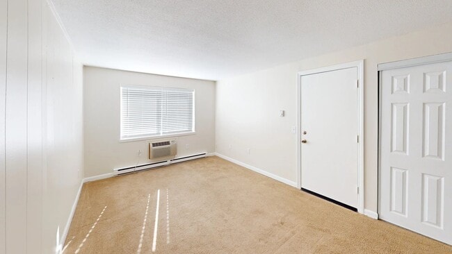 Building Photo - 54 Simard Dr