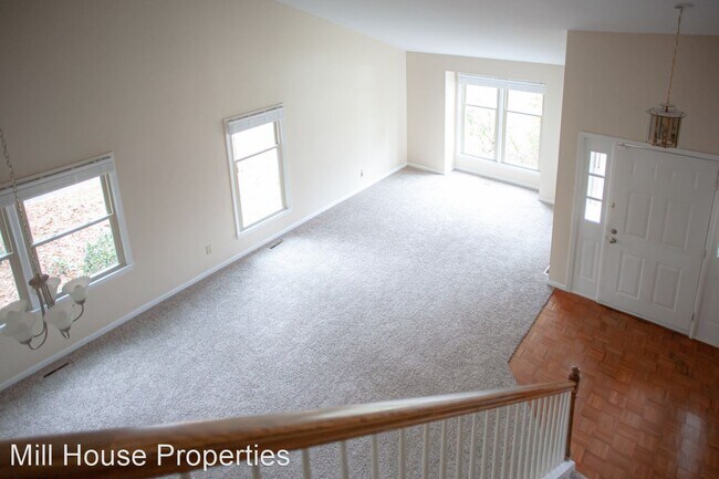 Building Photo - 3 br, 3 bath House - 11 Lark Circle