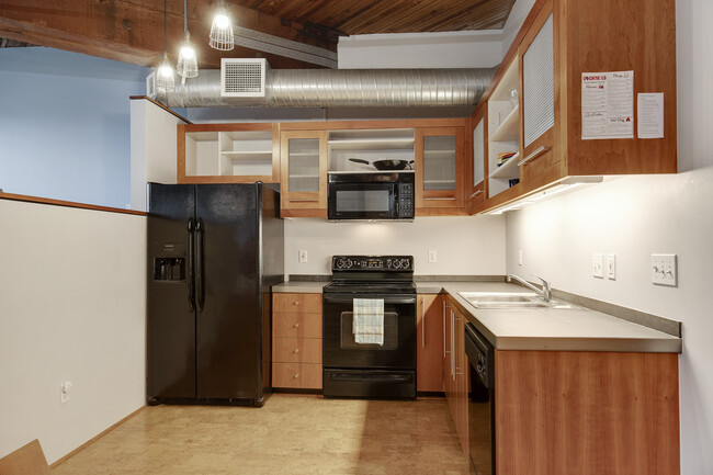 Building Photo - 1420 NW Lovejoy St
