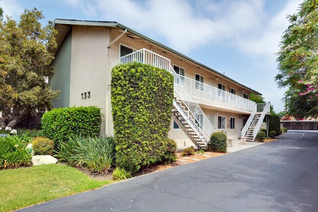 Foto del edificio - 733 W Duarte Rd